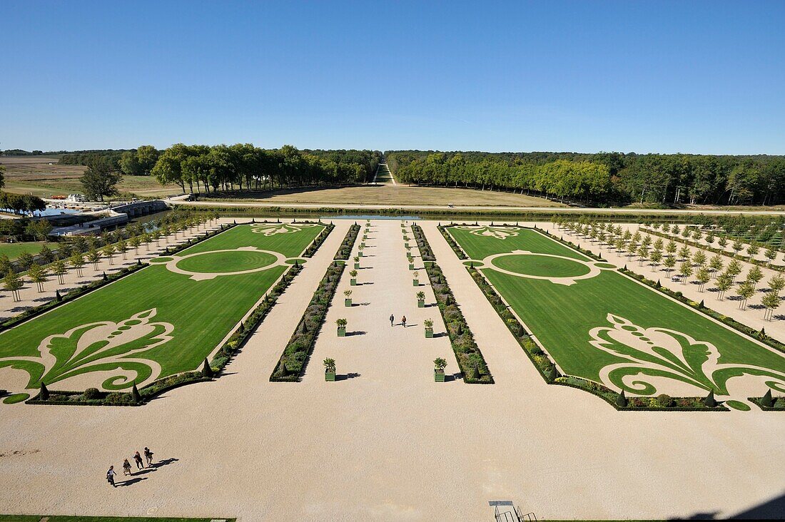 Frankreich, Loir et Cher, Tal der Loire, von der UNESCO zum Weltkulturerbe erklärt, Chambord, das Königsschloss, französische Gärten