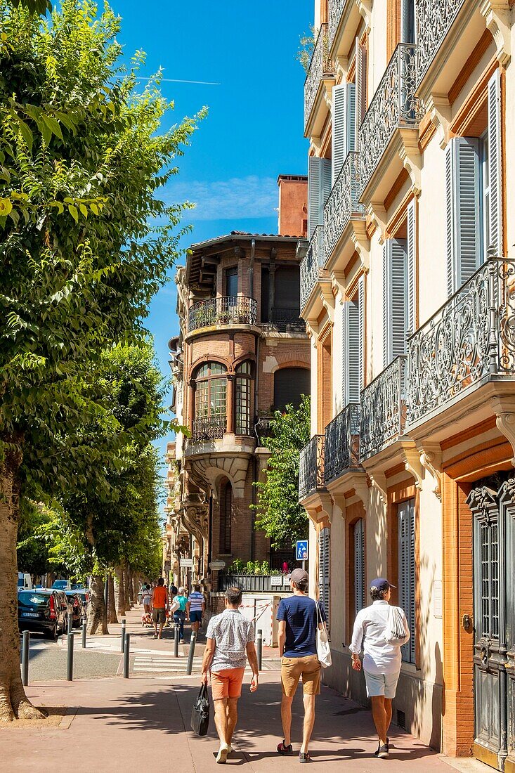 France, Haute Garonne, Toulouse, district of Carmes, particular Hotel facades, rue du Languedoc