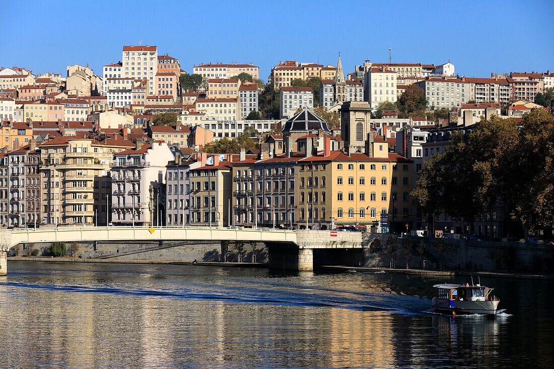 France, Rhône, Lyon, 5th district, Vieux Lyon district, La Feuillée bridge, river shuttle Le Vaporetto on La Saône, Les Terreaux district in the background