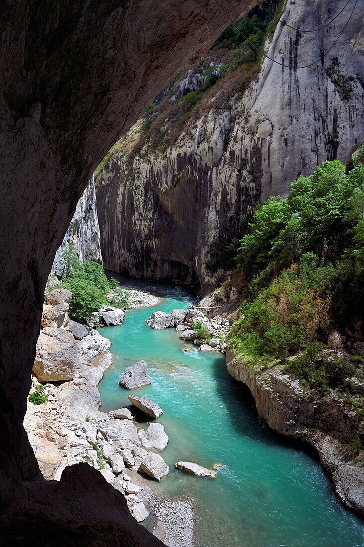 France, Alpes de Haute Provence, Parc Naturel Regional du Verdon, Rougon, Grand Canyon of Verdon in the corridor Samson, seen from the trail sentier Blanc Martel on the GR4