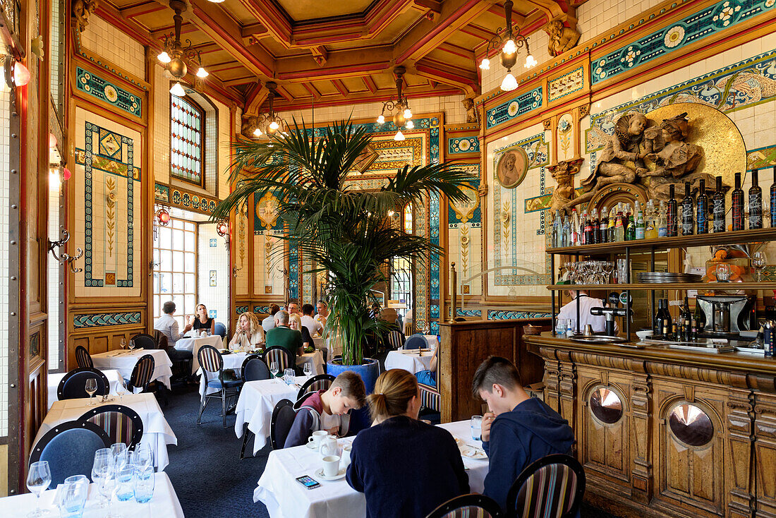 France, Loire Atlantique, Nantes, La Cigale Brasserie, interior decorated with Art Nouveau Style