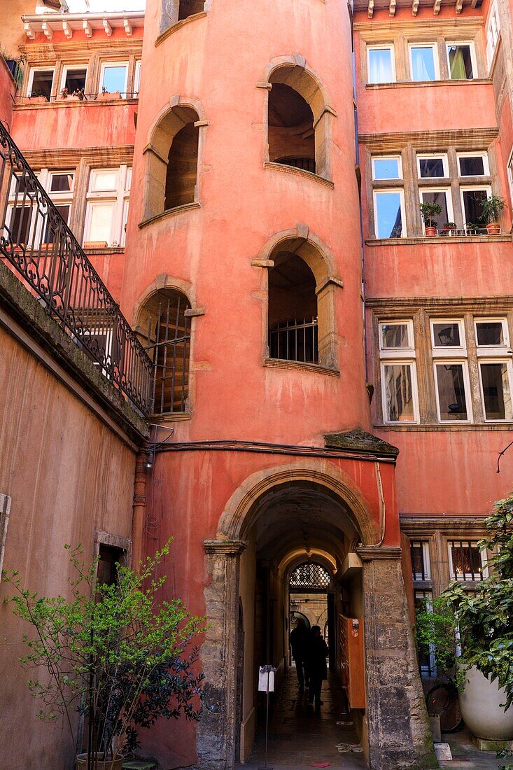 Frankreich, Rhone, Lyon, Altstadt von Lyon, historische Stätte, die zum Weltkulturerbe der UNESCO gehört, rue du Boeuf, Traboule de La Tour Rose