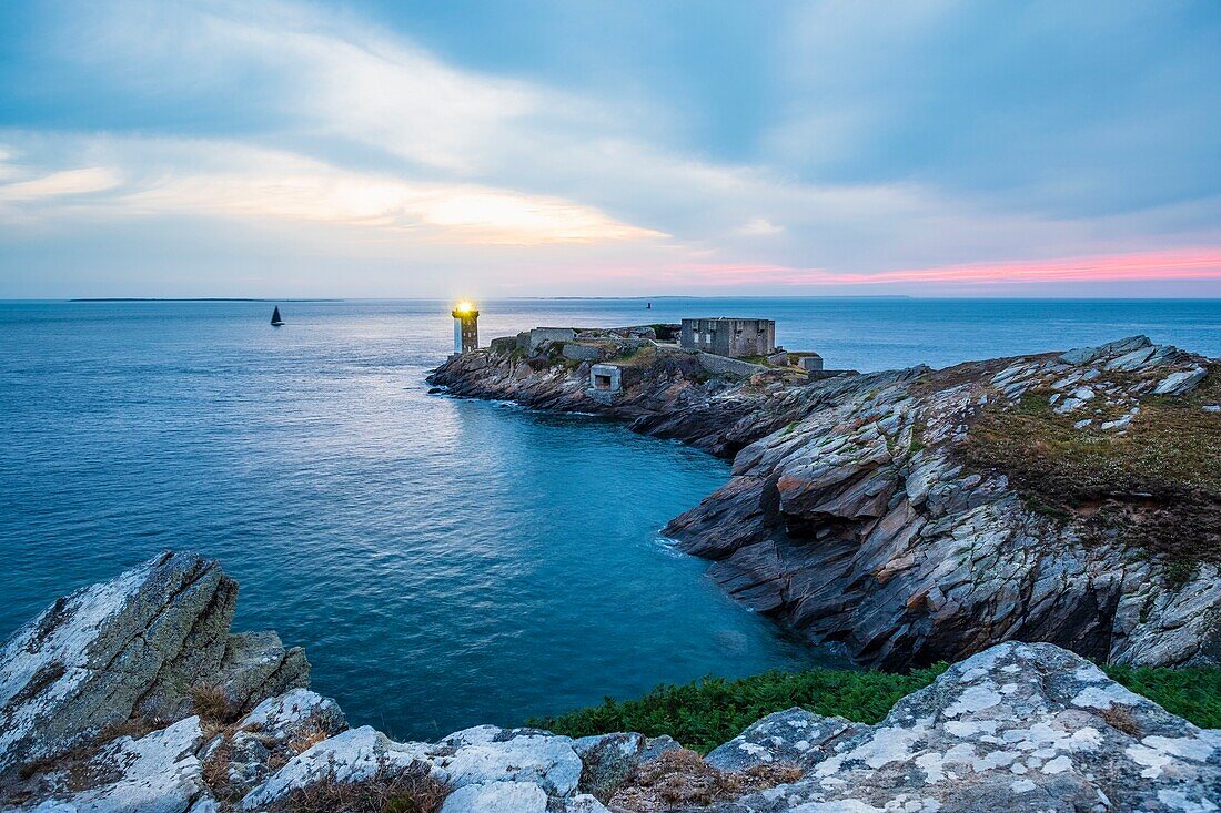 France, Finistere, Le Conquet, Kermorvan peninsula, Kermorvan lighthouse built in 1849