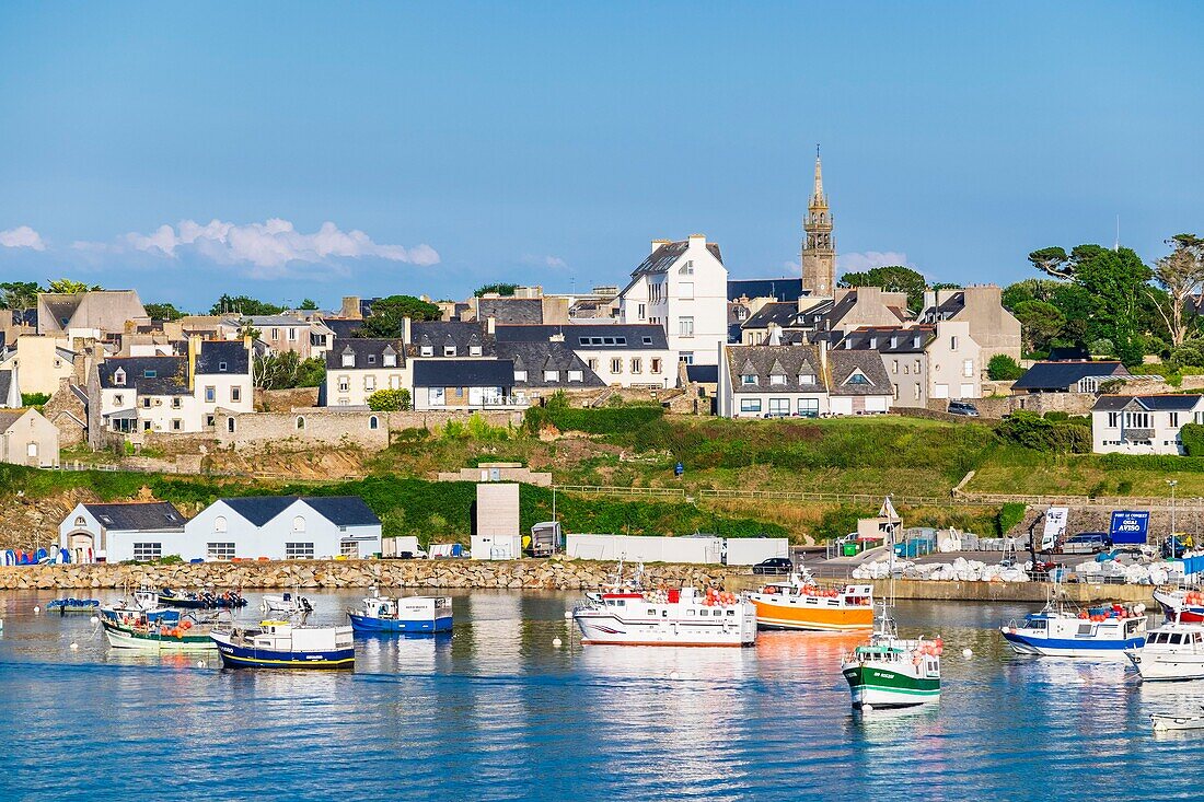 Frankreich, Finistere, Le Conquet, Fischerhafen im Meeresnaturpark Iroise