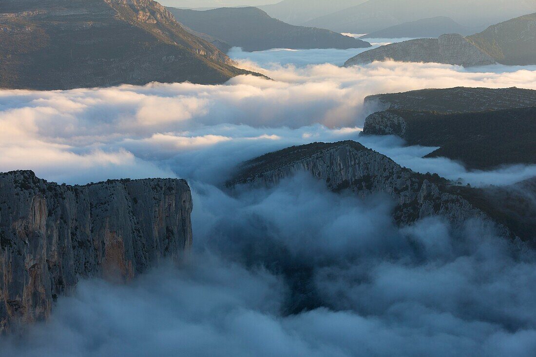 France, Alpes-de-Haute-Provence, Verdon Regional Nature Park, Grand Canyon du Verdon, cliffs seen from the Pas de la Bau belvedere