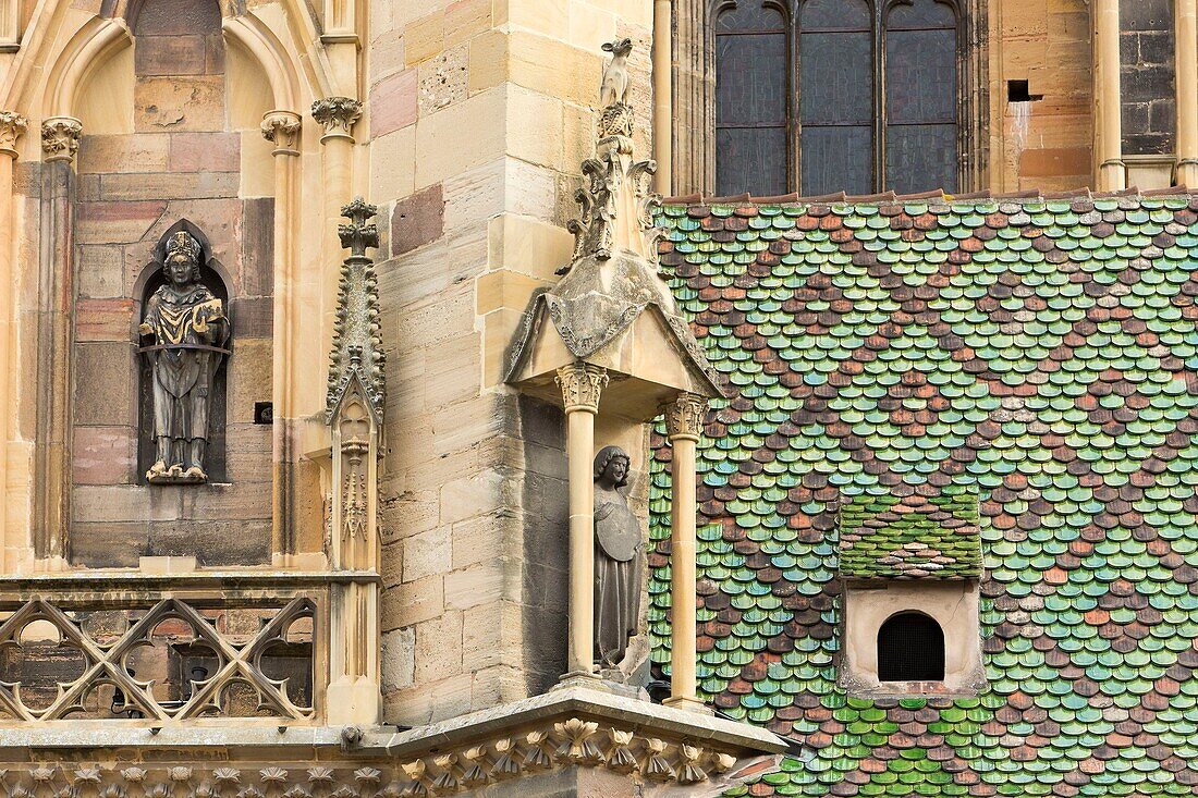 Frankreich, Haut Rhin, Route des Vins d'Alsace, Colmar, Fassade der gotischen Stiftskirche Saint Martin aus dem 13.