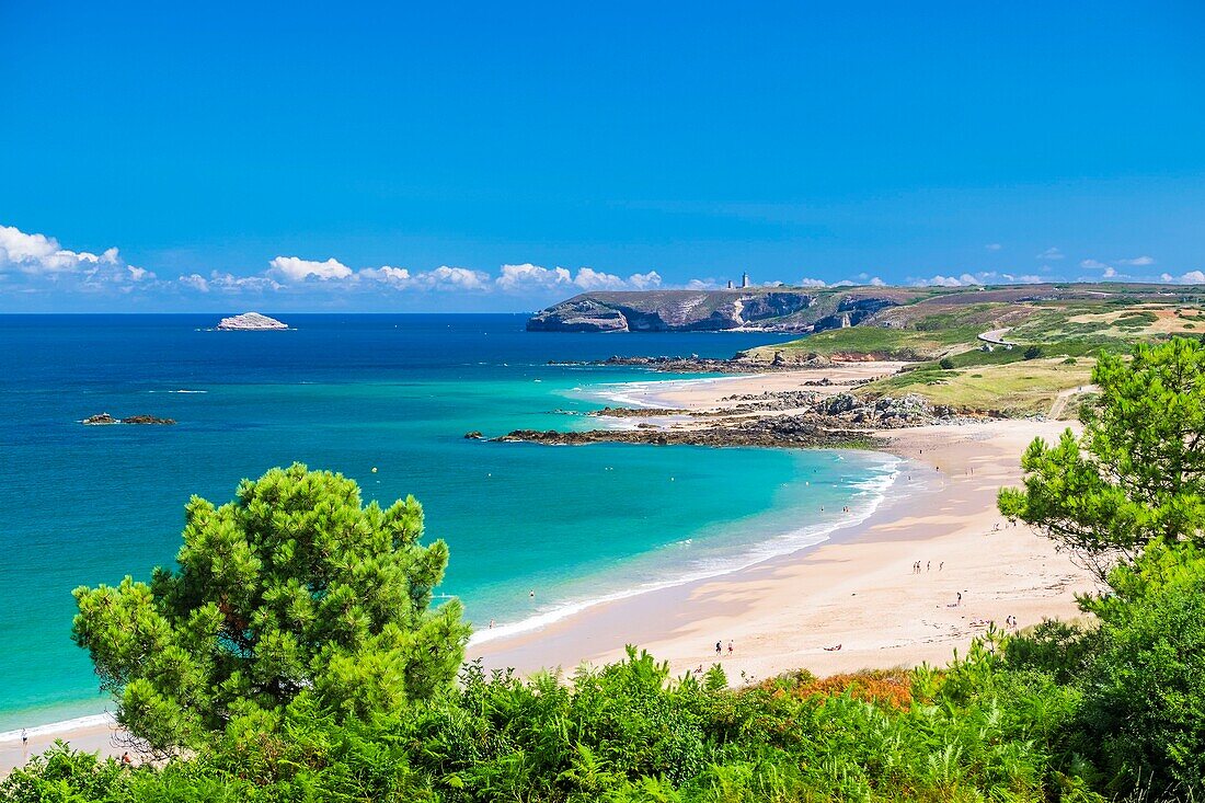 France, Cotes d'Armor, Frehel, Pleherel-Plage, Anse du Croc beach, Frehel Cape in the background