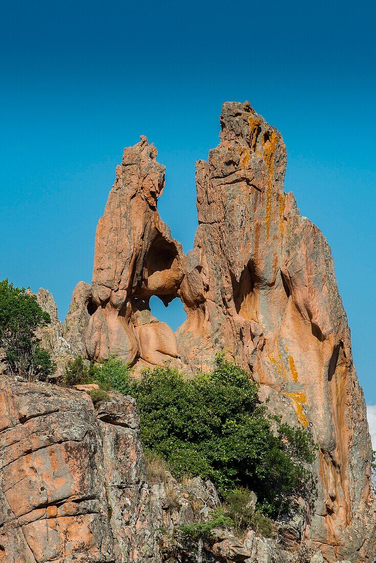 Frankreich, Corse du Sud, Porto, Golf von Porto, von der UNESCO zum Weltkulturerbe erklärt, in den Buchten von Piana, die Figur des in den Felsen geschlagenen Herzens