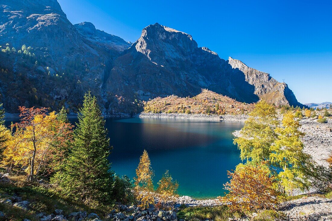 France, Isere, Ecrins National Park, Veneon valley, Lauvitel lake (alt : 1530m) on the GR 54 hiking trail