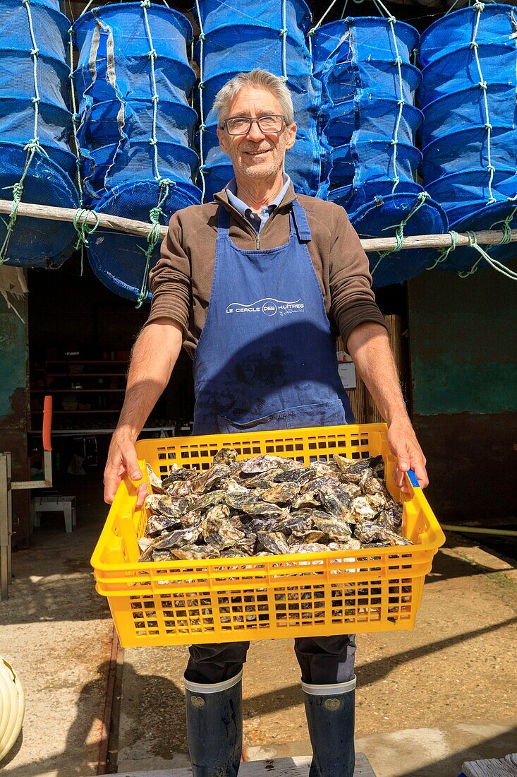 France, Herault, Bouzigues, The Circle of Oysters, oyster farmer and restaurateur