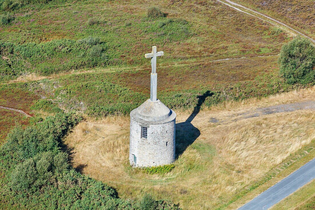 Frankreich, Manche, Besneville, Windmühle von Besneville (Luftaufnahme)