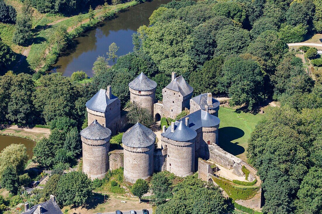 France, Mayenne, Lassay les Chateaux, the fortified castle (aerial view)
