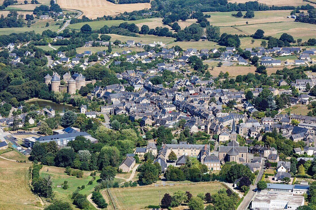 France, Mayenne, Lassay les Chateaux, the town and the fottified castle (aerial view)