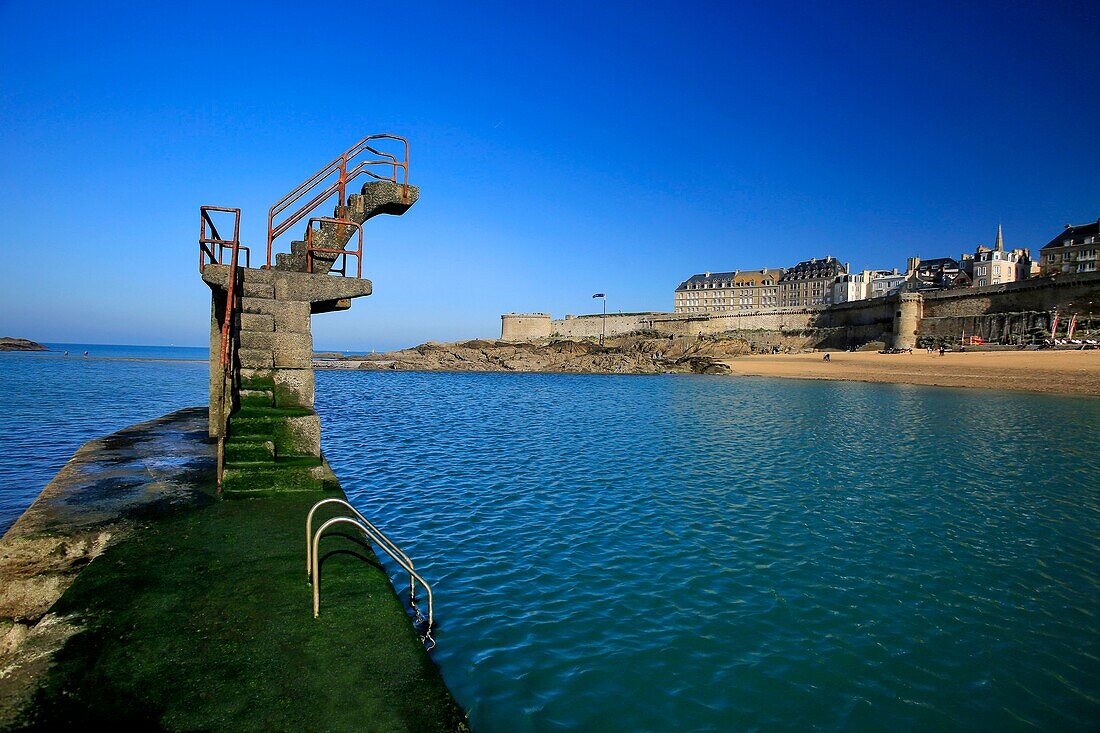 France, Ille et Vilaine, Emerald Coast, Saint Malo, plunge of Bon Secours, the natural swimming pool of the beach of Bon Secours