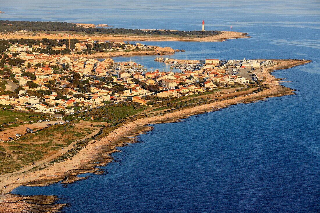 France, Bouches du Rhone, Martigues, Carro district, Pointe de Carro, Anse du Verdon and Cap Couronne in the background (aerial view)