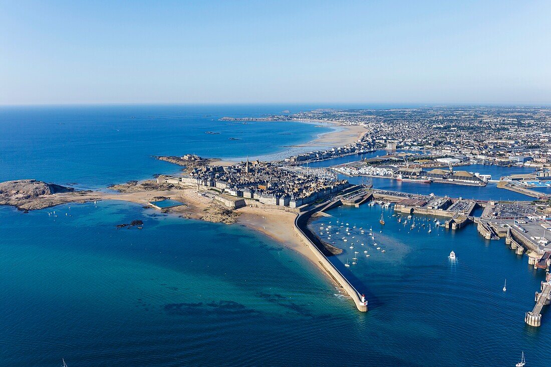France, Ille et Vilaine, Saint Malo, the town, the harbour and the Sillon beach (aerial view)