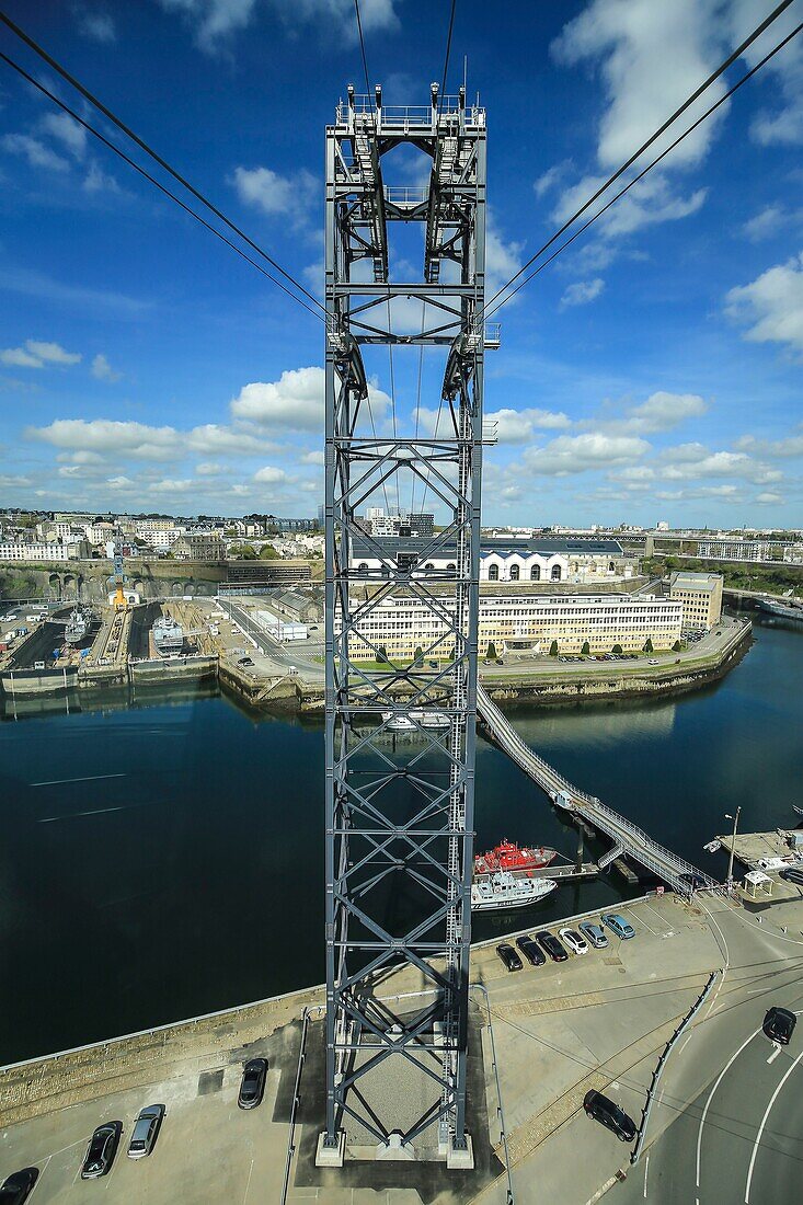 France, Finistere, Brest, the urban cable car of Brest (line C of the Bibus network) between the two banks of the Penfeld, connects the districts of Siam and Capucins