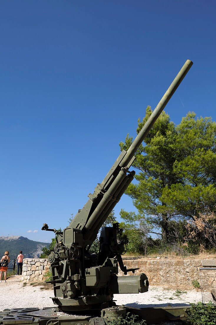 Frankreich, Var, Toulon, Mont Faron, D-Day und Befreiungsgedenkstätte in der Provence, Kanone anti-aérien américain 90mm AA gun