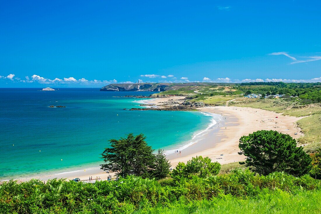 France, Cotes d'Armor, Frehel, Pleherel-Plage, Anse du Croc beach, Frehel Cape in the background