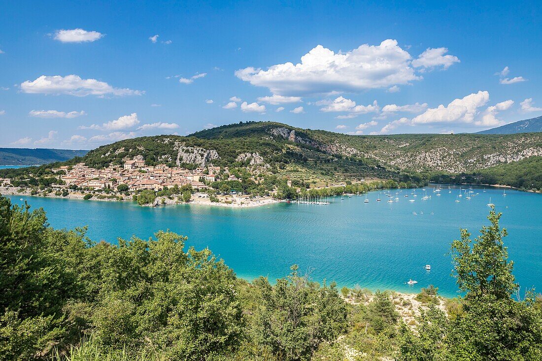 Frankreich, Var, Regionaler Naturpark Verdon, Bauduen und See Sainte Croix