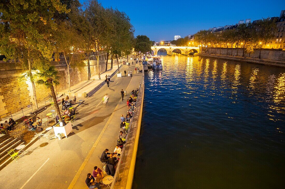 France, Paris, Rives de Seine Park, Quai des Celestins