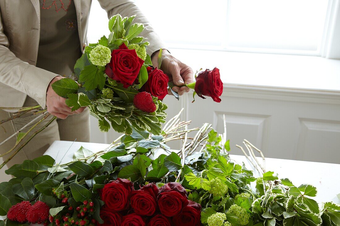 Making floral bouquet