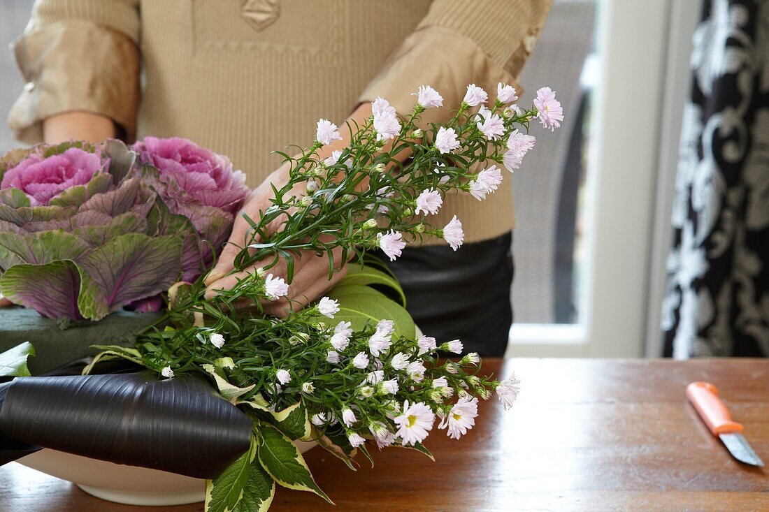 Blumenarrangement anfertigen