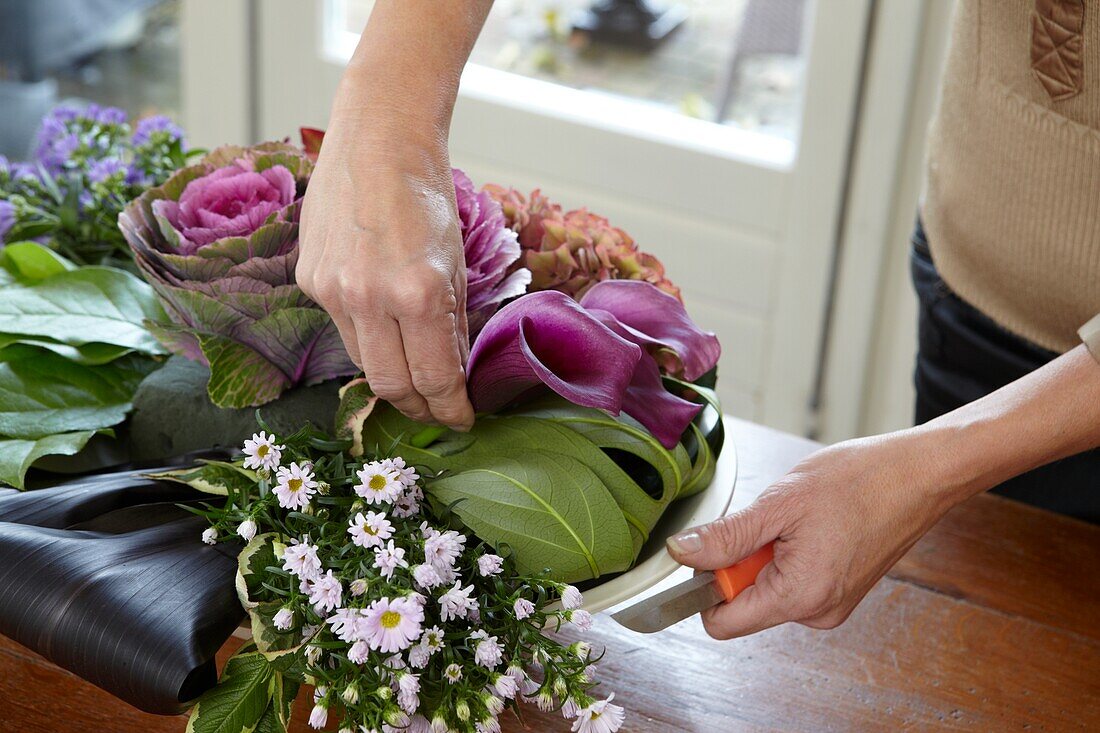 Making floral arrangement