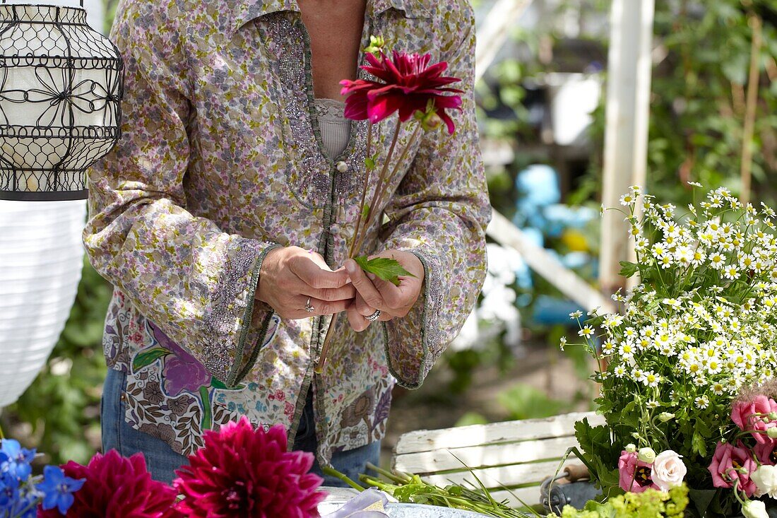 Making summer bouquet