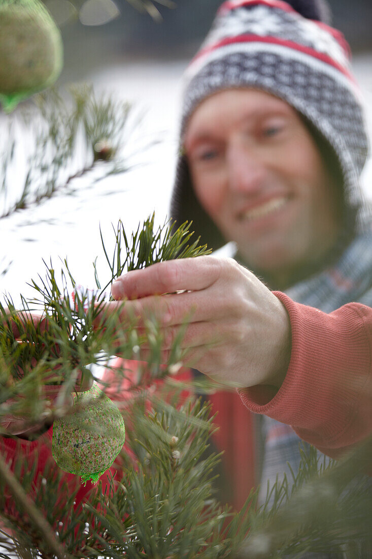 Decorating christmas tree