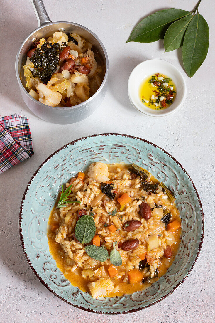 Minestrone with rice, cabbage, cauliflower, carrots and pumpkin