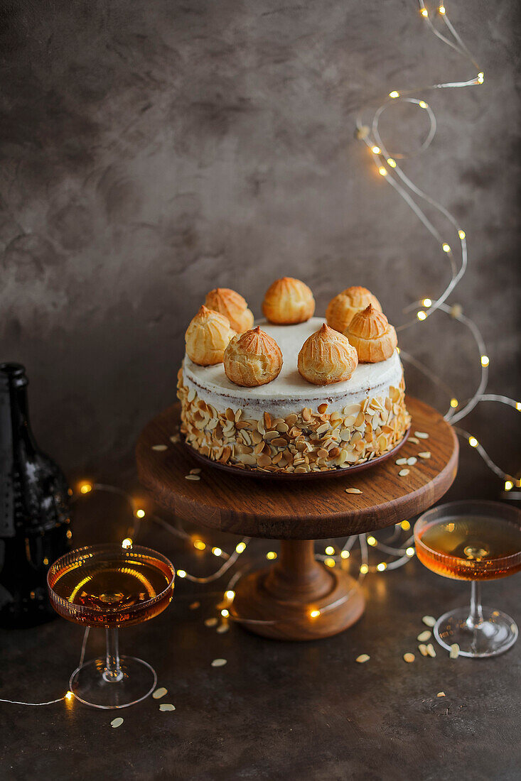 Small carrot cake with profiteroles