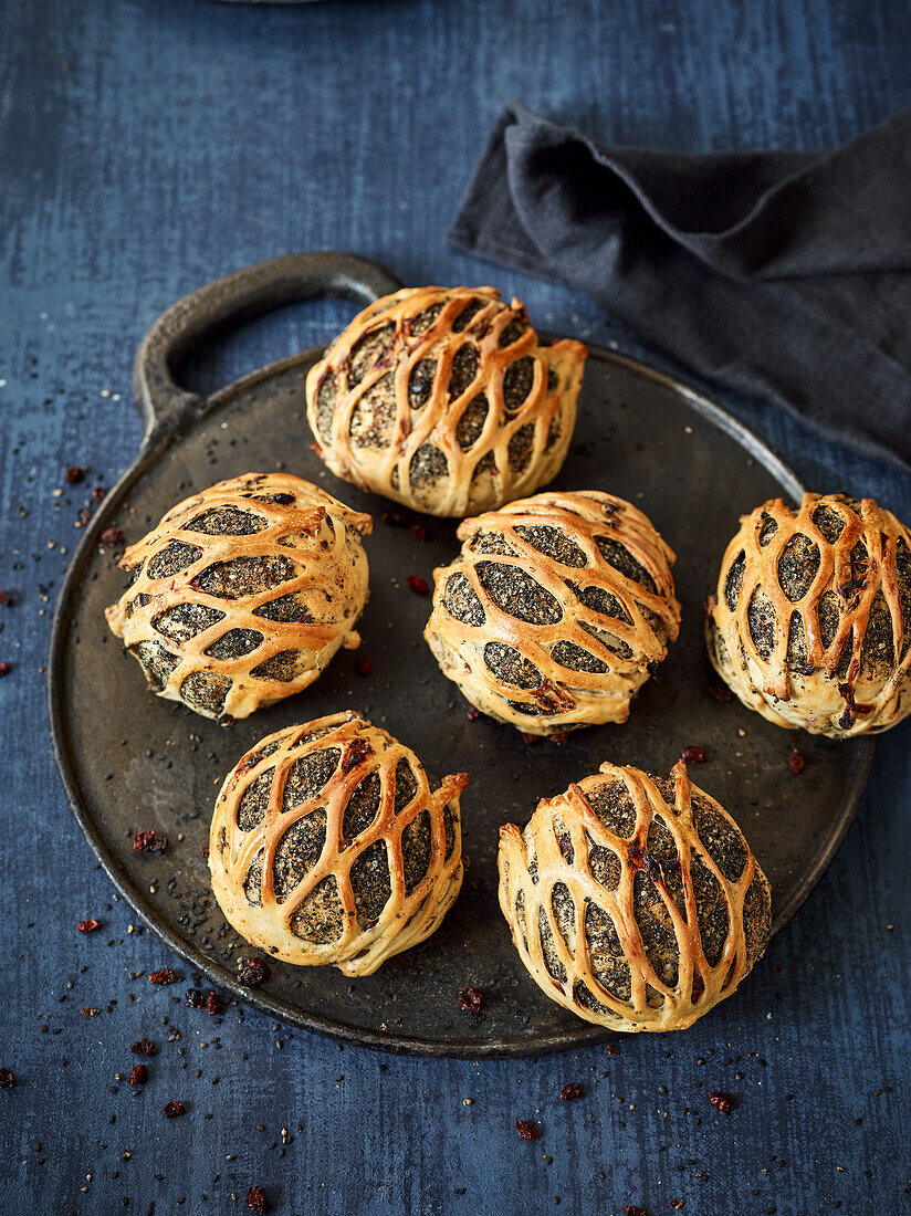 Spelt lattice buns