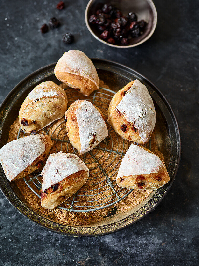 Geräucherte Kirsch-Brötchen