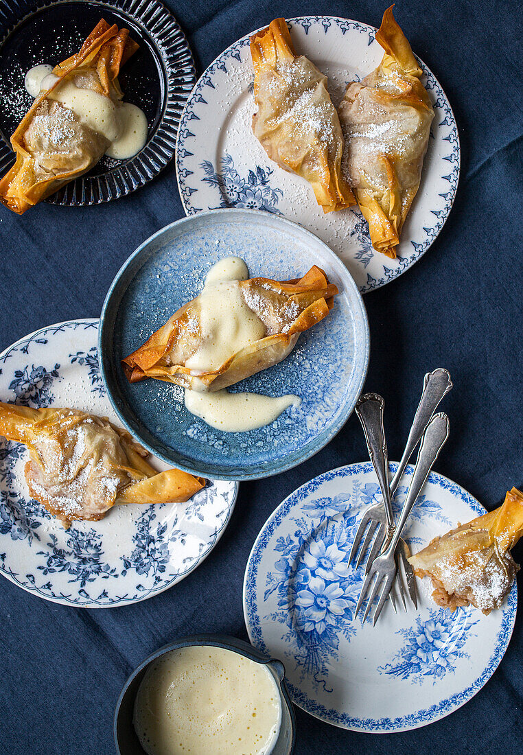 Gebackene Bratapfel-Bonbons mit Vanillesauce