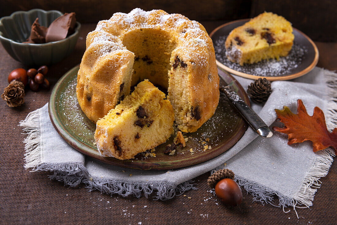 Vegan vanilla nougat bundt cake