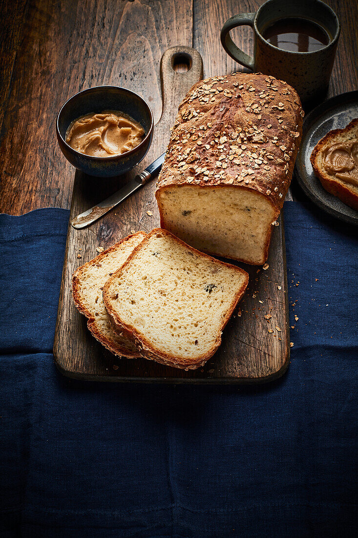 Porridge bread with honey butter