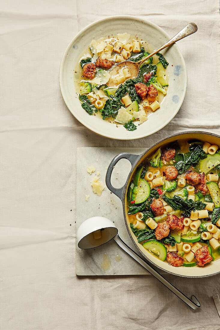 Minestrone mit Wurst und Grünkohl