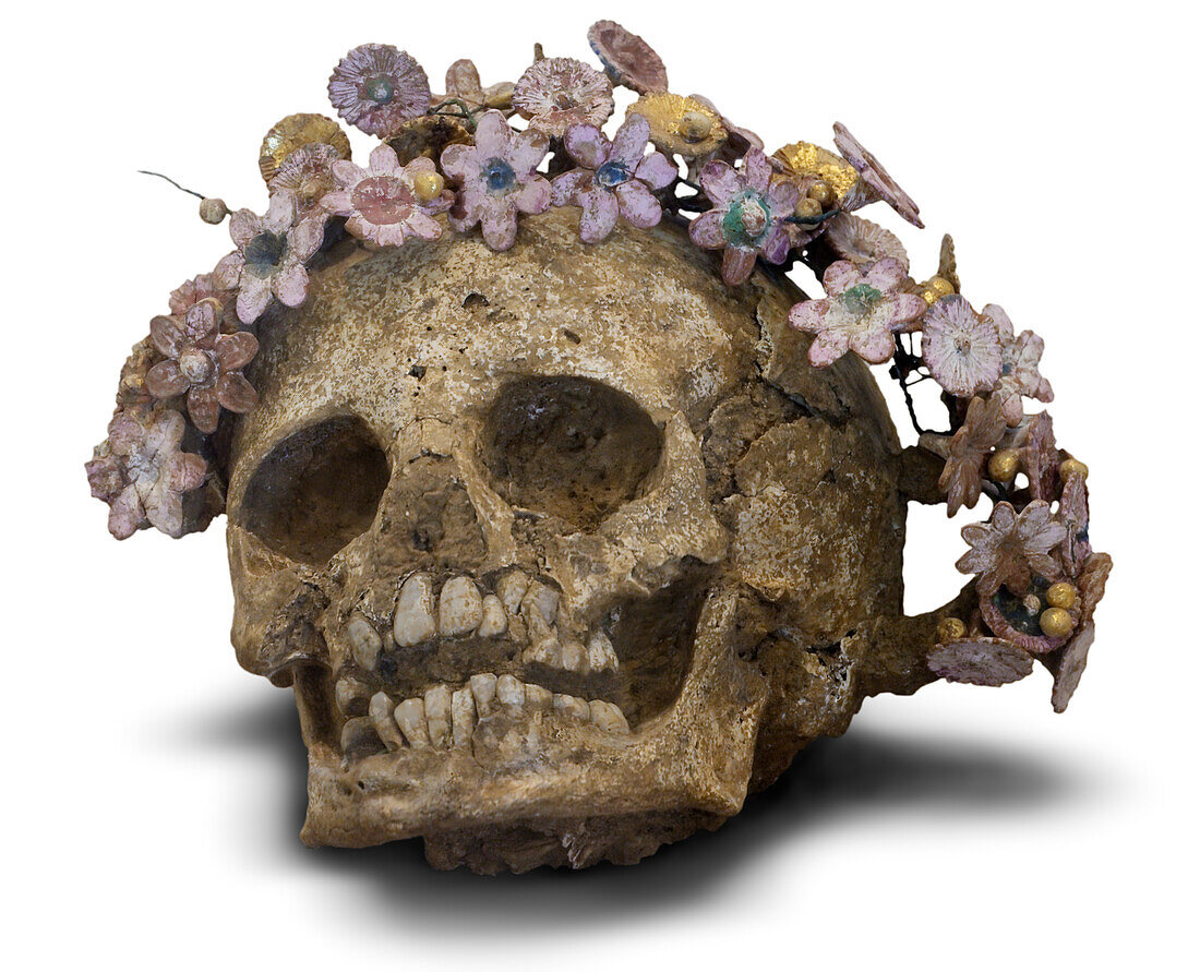 Skull with a wreath of myrtle flowers