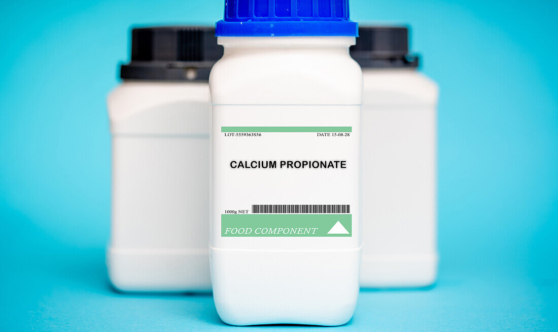 Container of calcium propionate