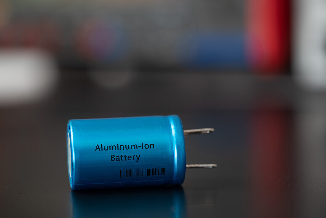 Aluminium-ion batteries