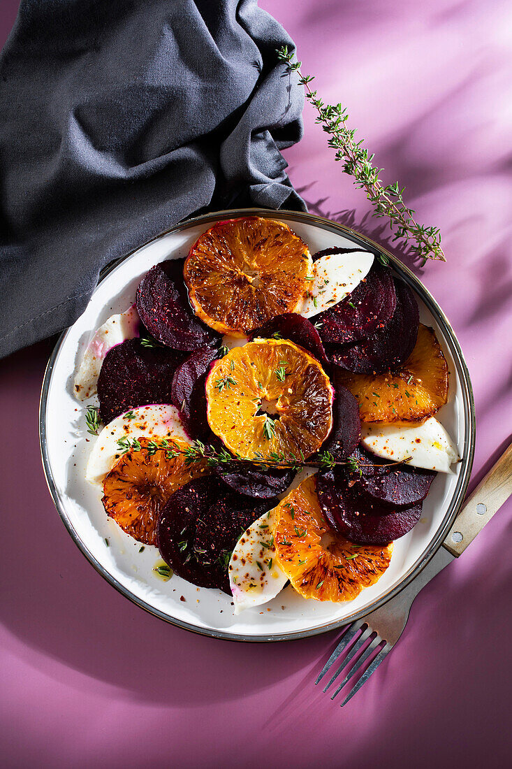 Rote-Bete-Salat mit karamellisierter Orange und Mozzarella