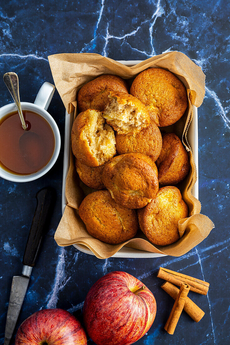 Apple muffins