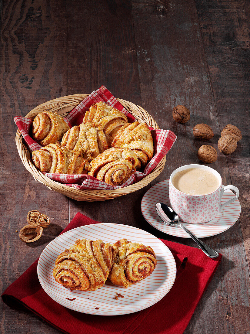 French rolls with nut crumble