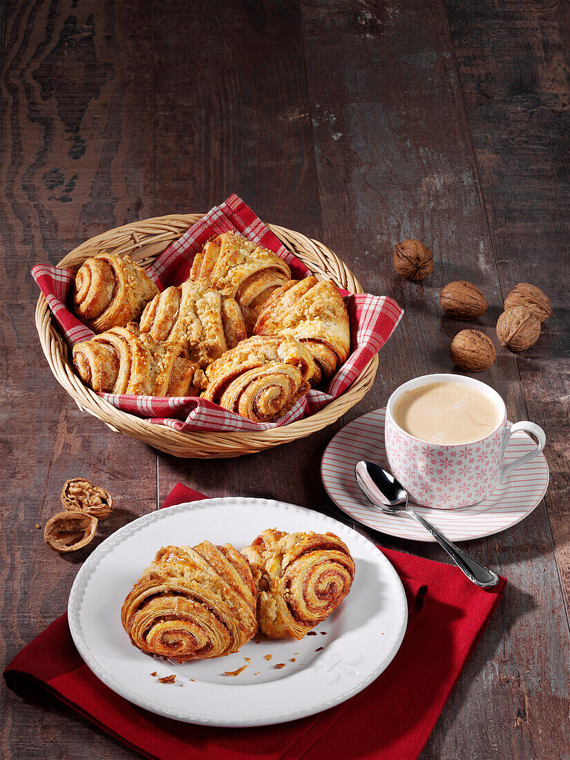 French rolls with nut crumble