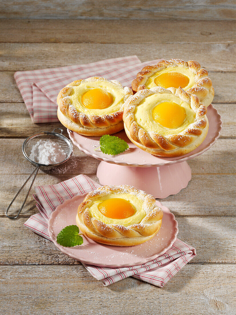 Refined fried egg and yeast bites