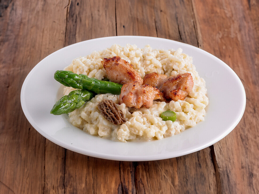 Risotto mit Huhn, Spargel und Morcheln