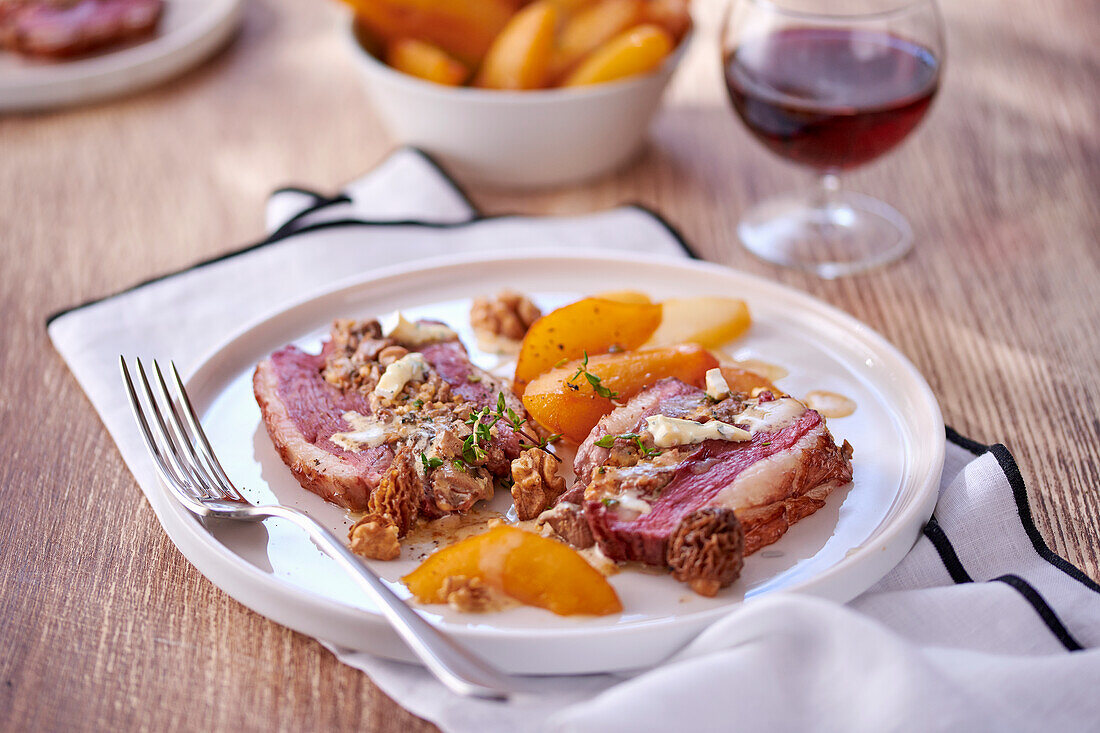 Roti duck breast with pears and walnuts