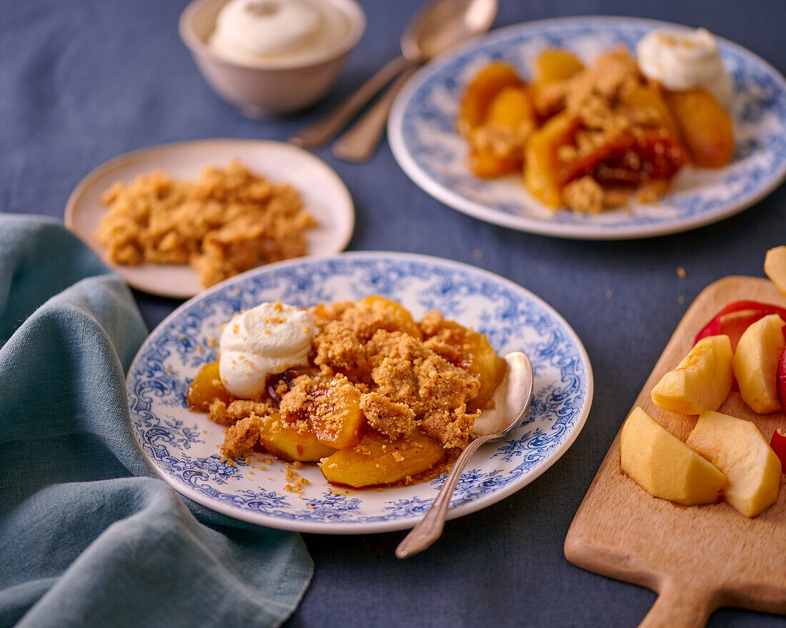 Caramelised apples with nut crumble