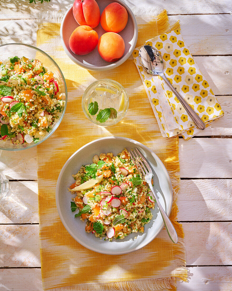 Taboulé with radishes and apricots